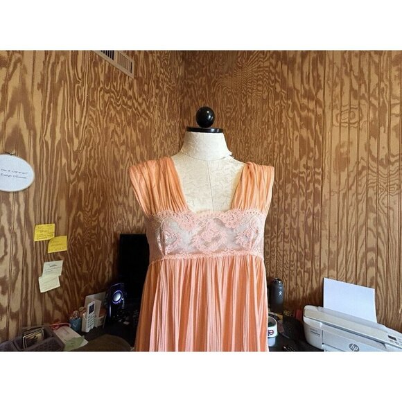 Vintage Annique by Rosa Puleo Szule Peach Maxi Crinkle Fabric Nightgown Sz S - Picture 3 of 7